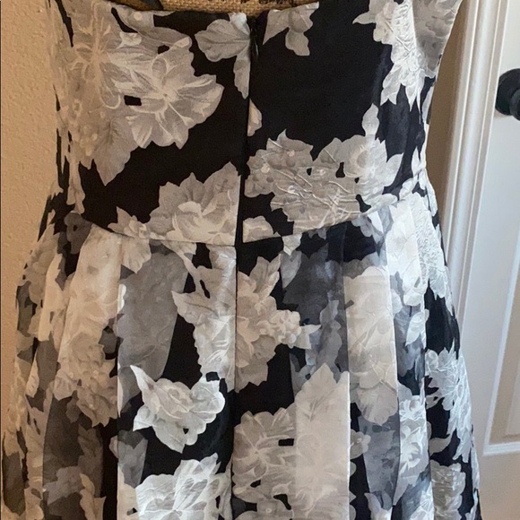 Betsy & Adam high low gown - Picture 3 of 7